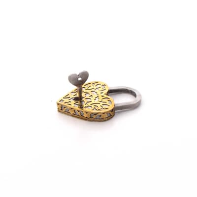قفل دست ساز‎ ‎فولادی‎ ‎‎‎مشبک‎ ‎‎سایز‎ ‎10‎ cm‎ ‎ ‎‎طلایی‎ ‎‎طرح‎ ‎قلب‎ ‎ ‎‎‎‎
